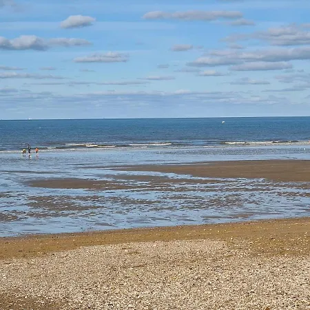 Beau Avec Acces Plage, Jardin, Piscine, Tennis, Velos, Netflix