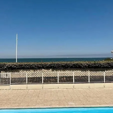 דירה Beau Avec Acces Plage, Jardin, Piscine, Tennis, Velos, Netflix קאבורג