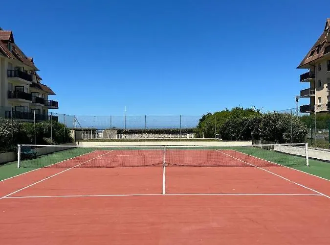 Beau Studio Acces Plage, Piscine, Jardin, Tennis, Velos, Netflix Lejlighed Cabourg