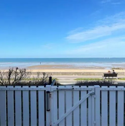 Beau Studio Acces Plage, Piscine, Jardin, Tennis, Velos, Netflix