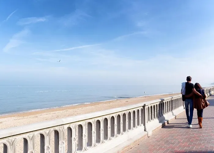 Beau Studio Acces Plage, Piscine, Jardin, Tennis, Velos, Netflix Lejlighed